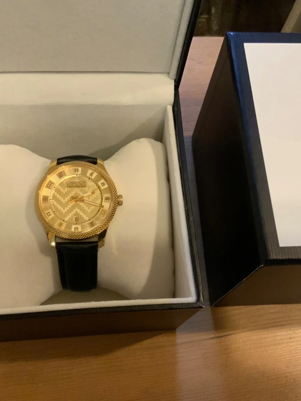 Gucci Men's YA126340 'Eryx ' Black leather watch - Gold - Tone